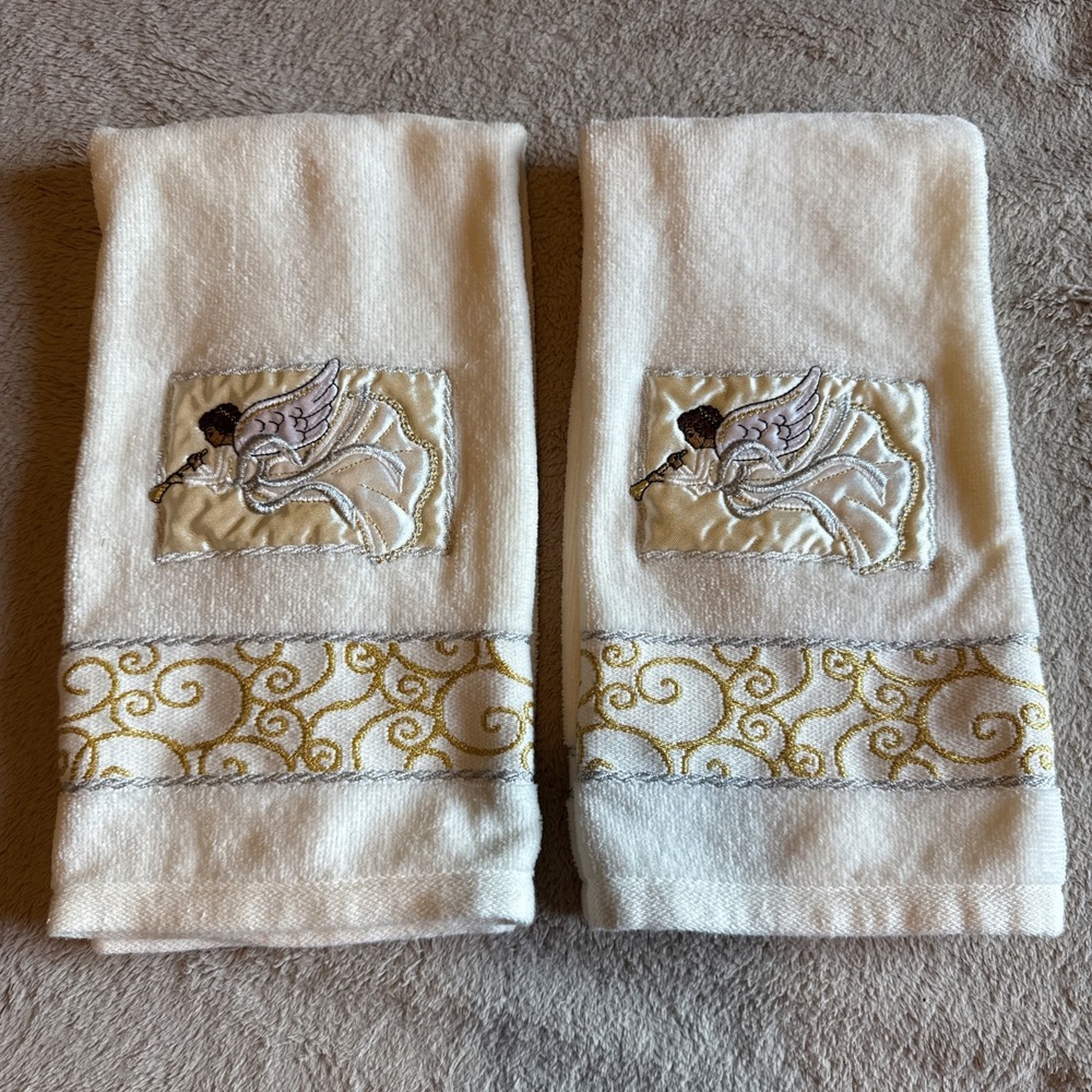 JC Penny Home Collection Christmas Hand Towel Set (2) Angel Peace Beige